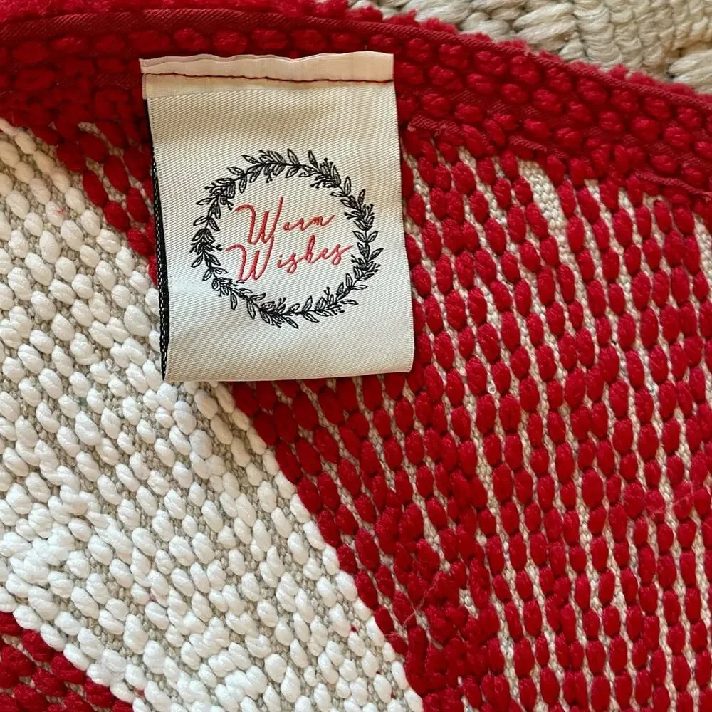 Christmas Peppermint Candy Bath Rug 26in Round Red White Holiday Decor NEW